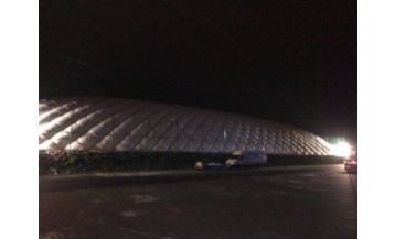 Nocą też prezentuje się okazale.